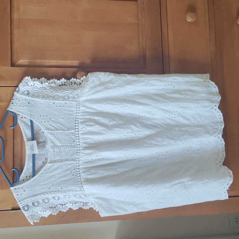 Women's white top